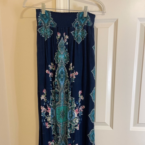 Multi colored skirt - Picture 2 of 3